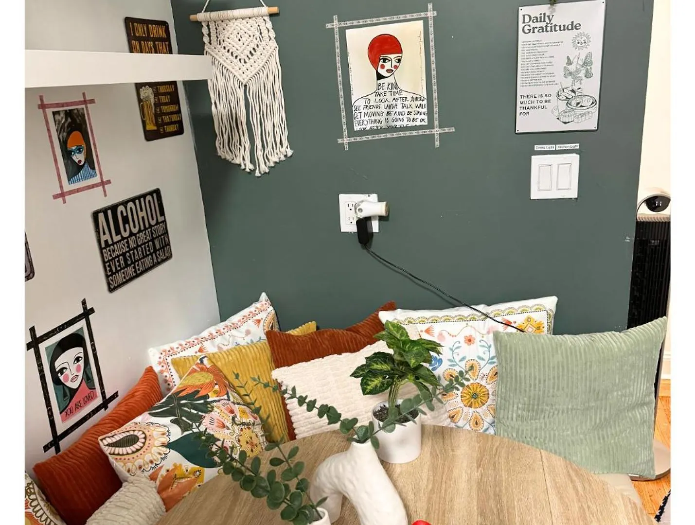 Cat Room By Delicate Stays Living Room Conversion Shared Space Room Only Cat Friendly Only 25 Min To Time Square New York 0*,